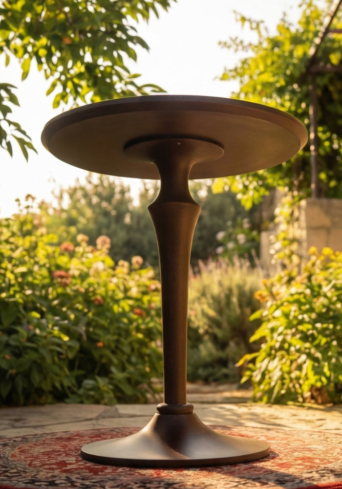 Round Table : - Floral Vase