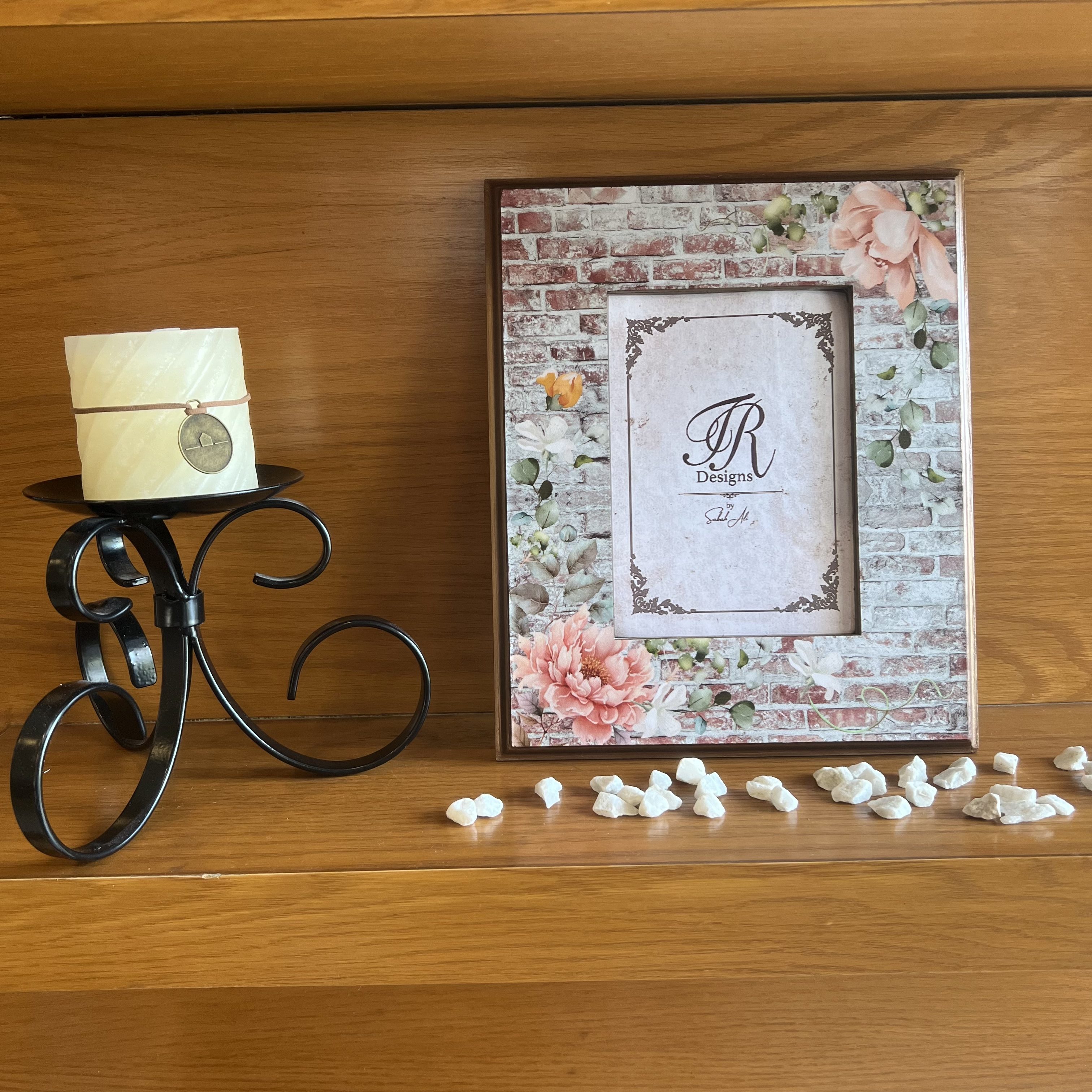 Photo Frame - Brick Wall Florals