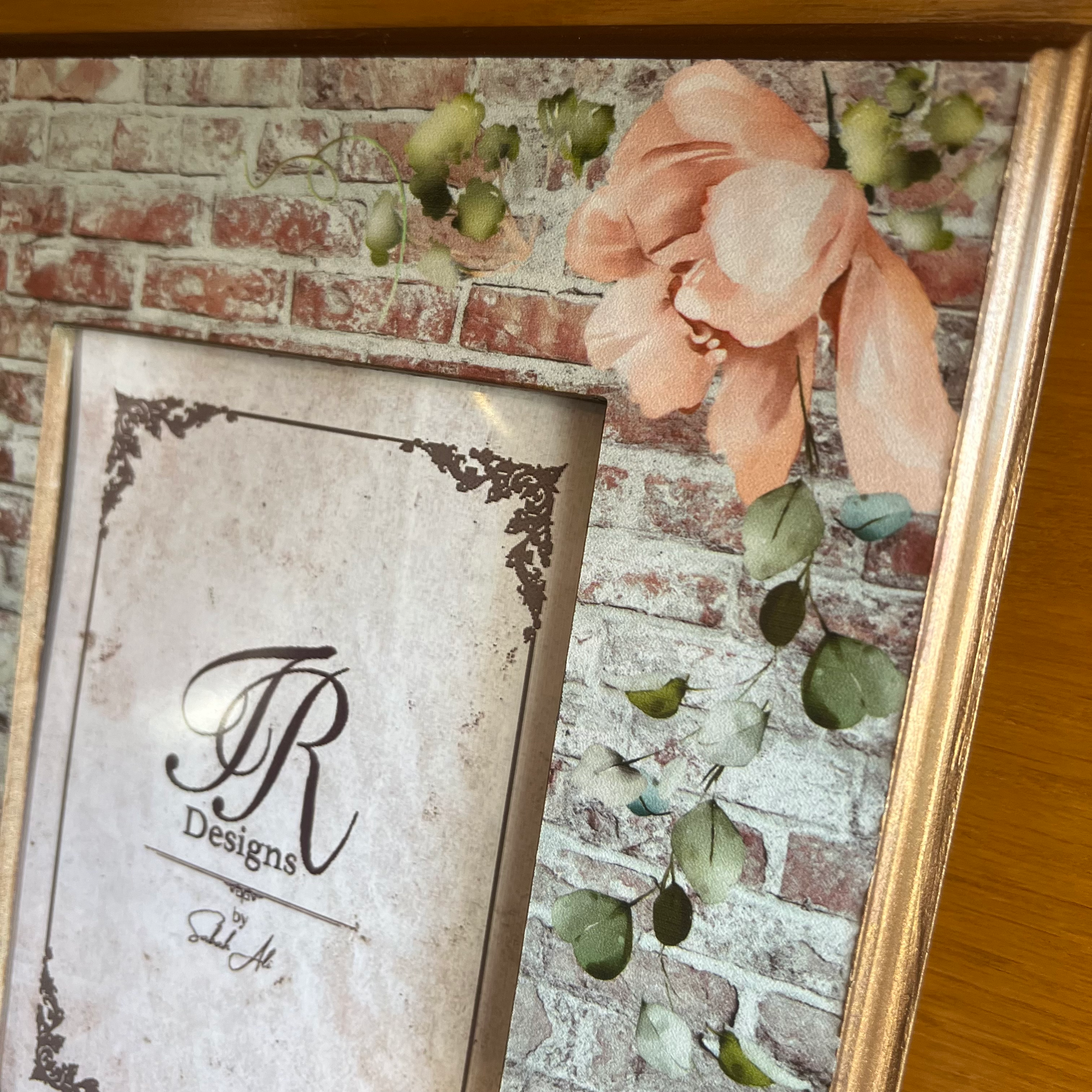 Photo Frame - Brick Wall Florals