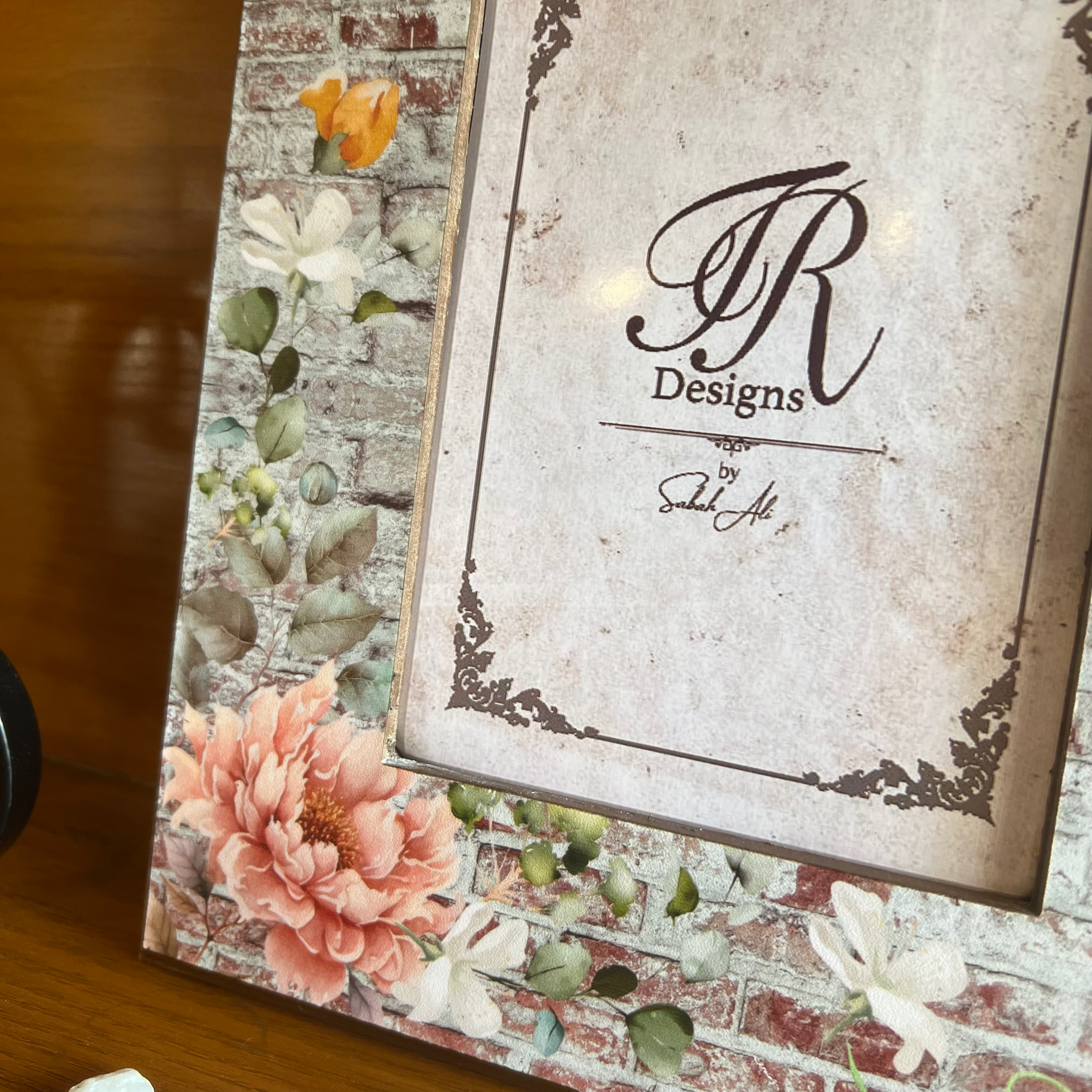 Photo Frame - Brick Wall Florals