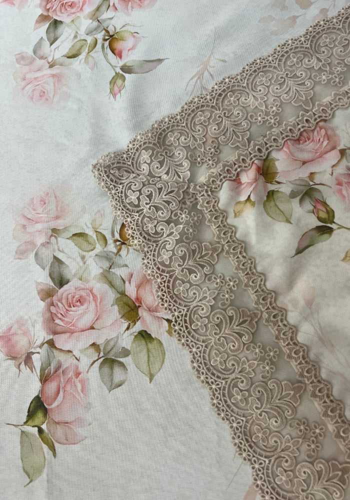 Table Cover With Lace - Pretty Roses
