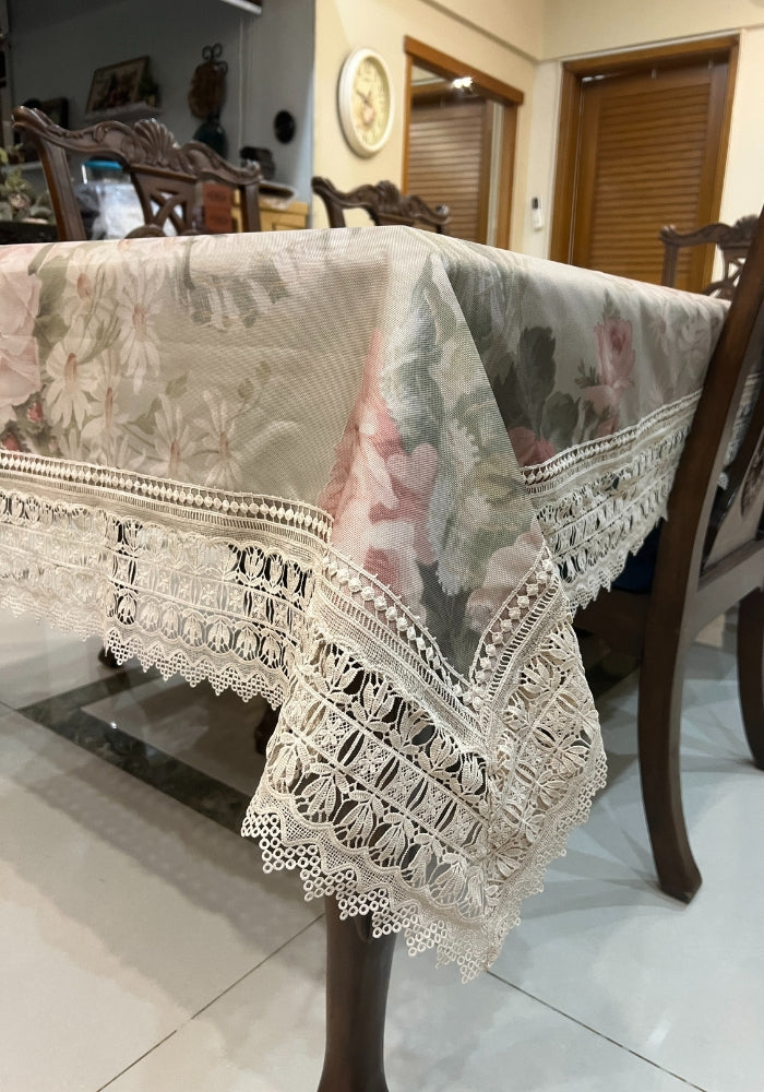 Table Cover With Lace - Vintage Roses