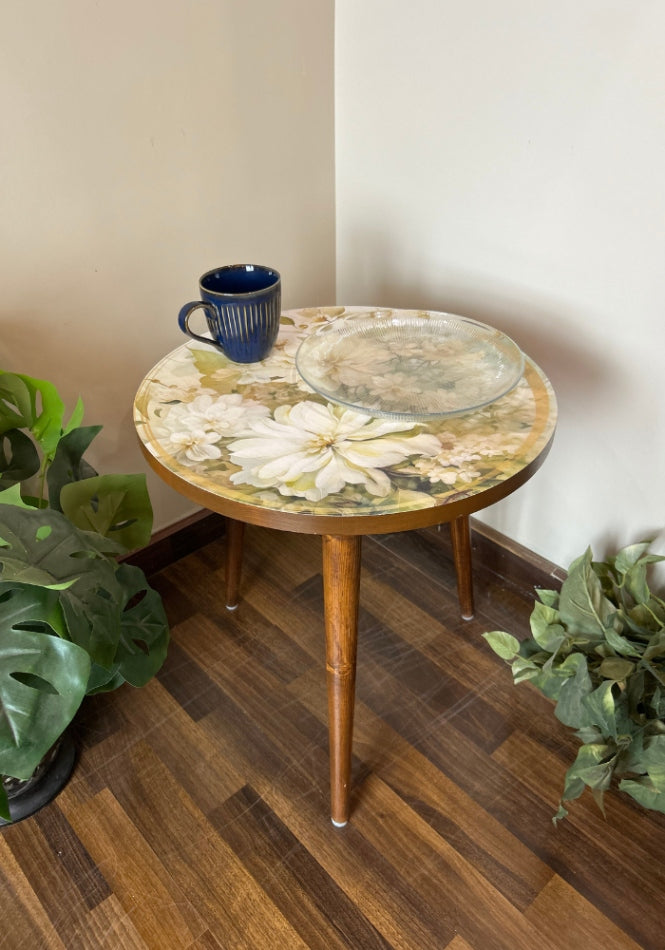 Round Accent Table : - Fantasy Floral
